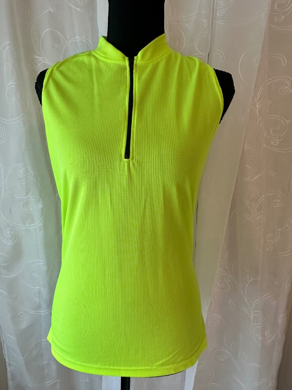 Canari Ladies Sleeveless Hi Viz Cycling/Multisport Jersey - Size Medium